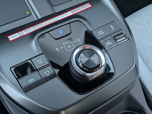 New 2026 Subaru Solterra AWD/4WD image 13