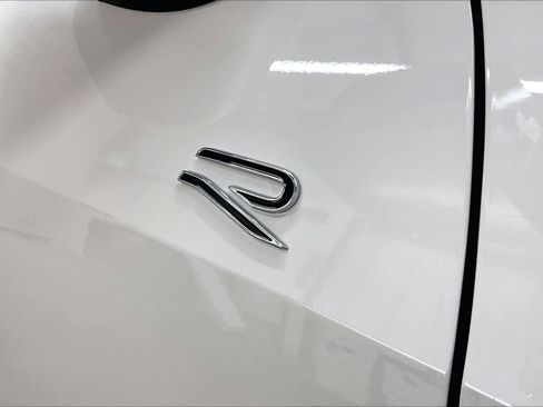 New 2026 Volkswagen Tiguan SE R-Line image 32