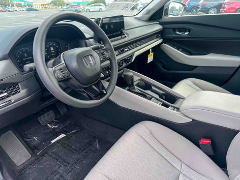 New 2025 Honda Accord SE image 9