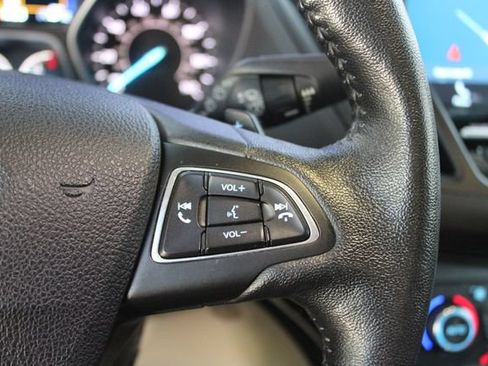 Used 2017 Ford Escape Titanium w/ Equipment Group 301A AWD/4WD image 18