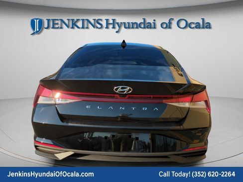 Certified 2022 Hyundai Elantra SEL image 7