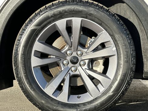 Used 2022 Ford Explorer XLT w/ Equipment Group 202A image 27