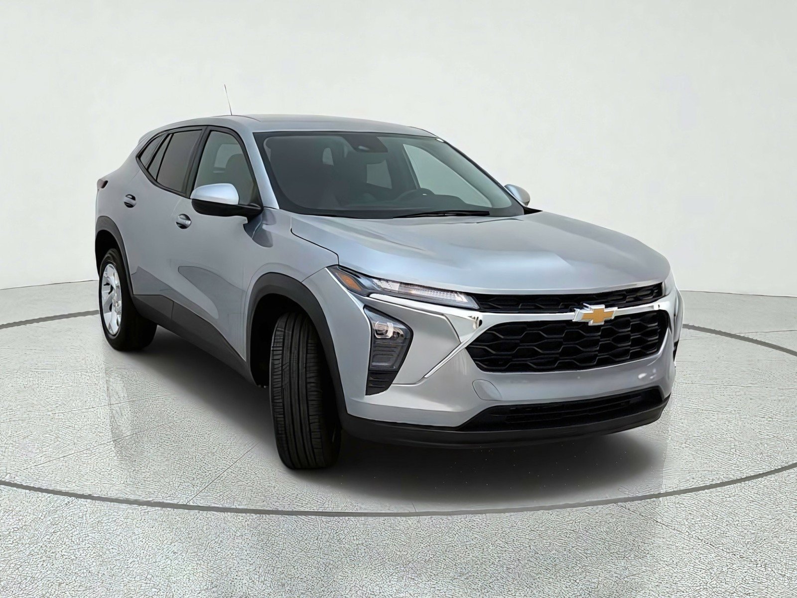 Used 2026 Chevrolet Trax LS w/ LS Convenience Package FWD image 4
