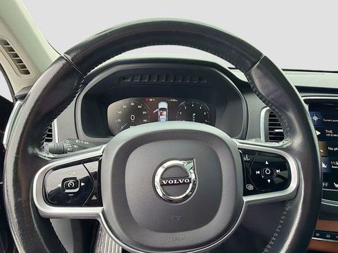 Used 2021 Volvo XC90 T6 Momentum image 11