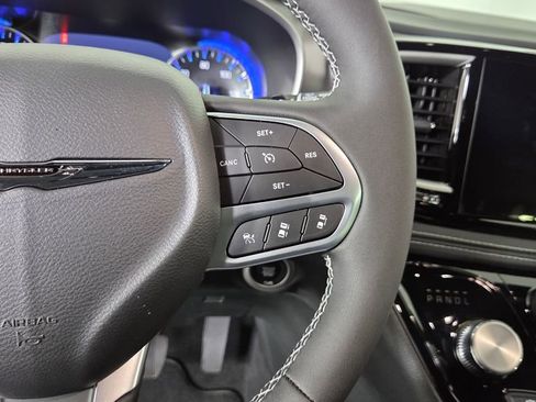 New 2025 Chrysler Pacifica Select image 18