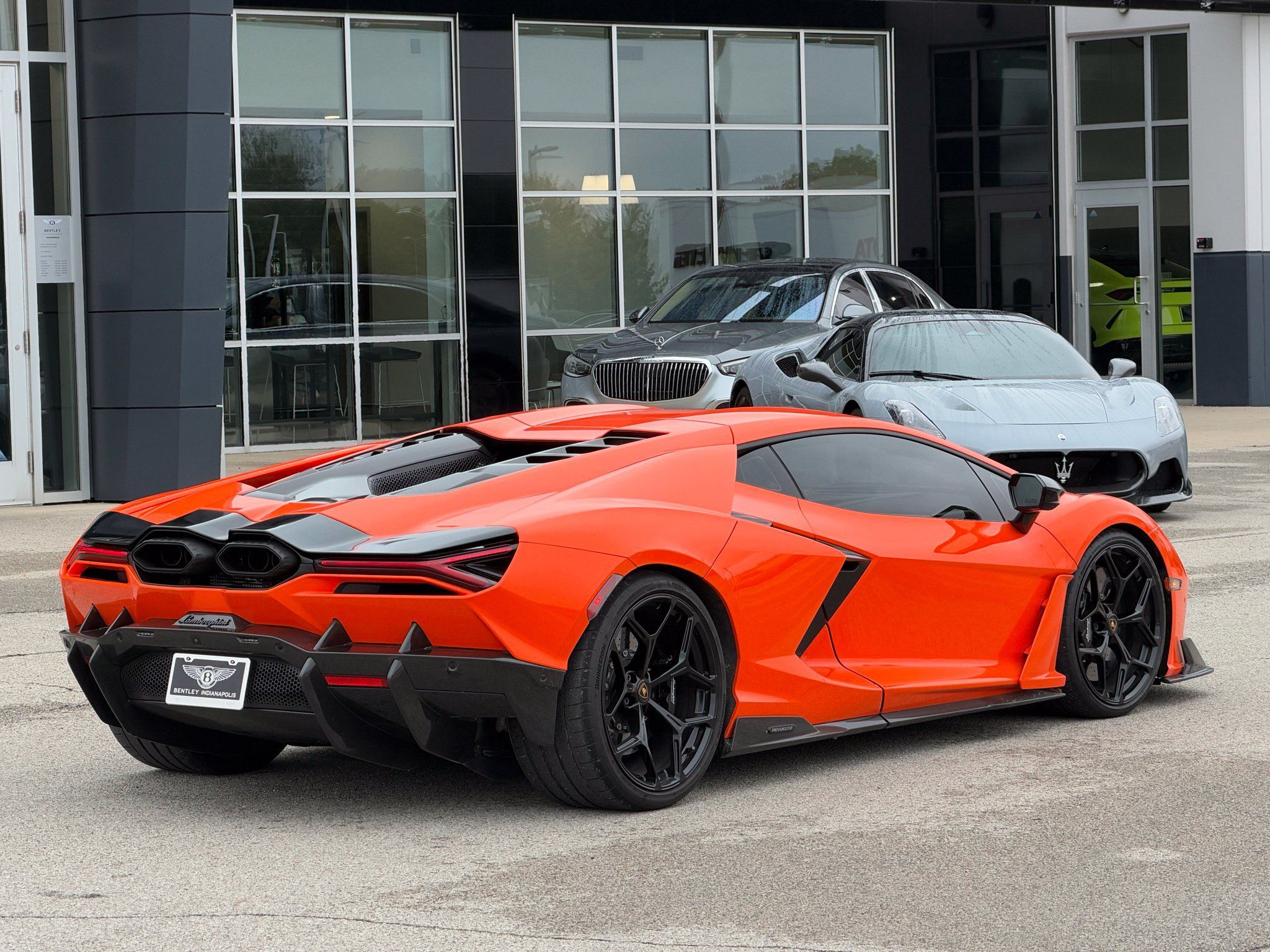 Used 2024 Lamborghini Revuelto AWD/4WD image 3
