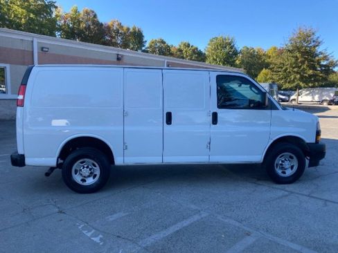Used 2019 Chevrolet Express 2500 image 8