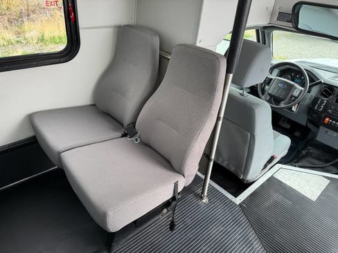 Used 2014 Ford F550 4X2 2dr Regular Cab 140.8 200. image 23