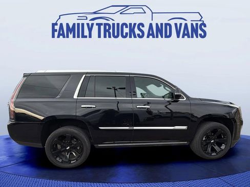 Used 2019 Cadillac Escalade Premium Luxury image 8