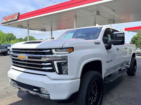 Used 2021 Chevrolet Silverado 2500 High Country w/ Z71 Off-Road Package AWD/4WD image 17