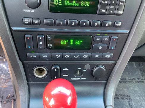 Used 2002 Ford Thunderbird Deluxe image 36