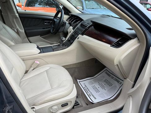 Used 2010 Ford Taurus SEL image 11