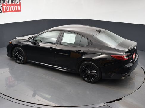 Used 2025 Toyota Camry SE FWD image 19