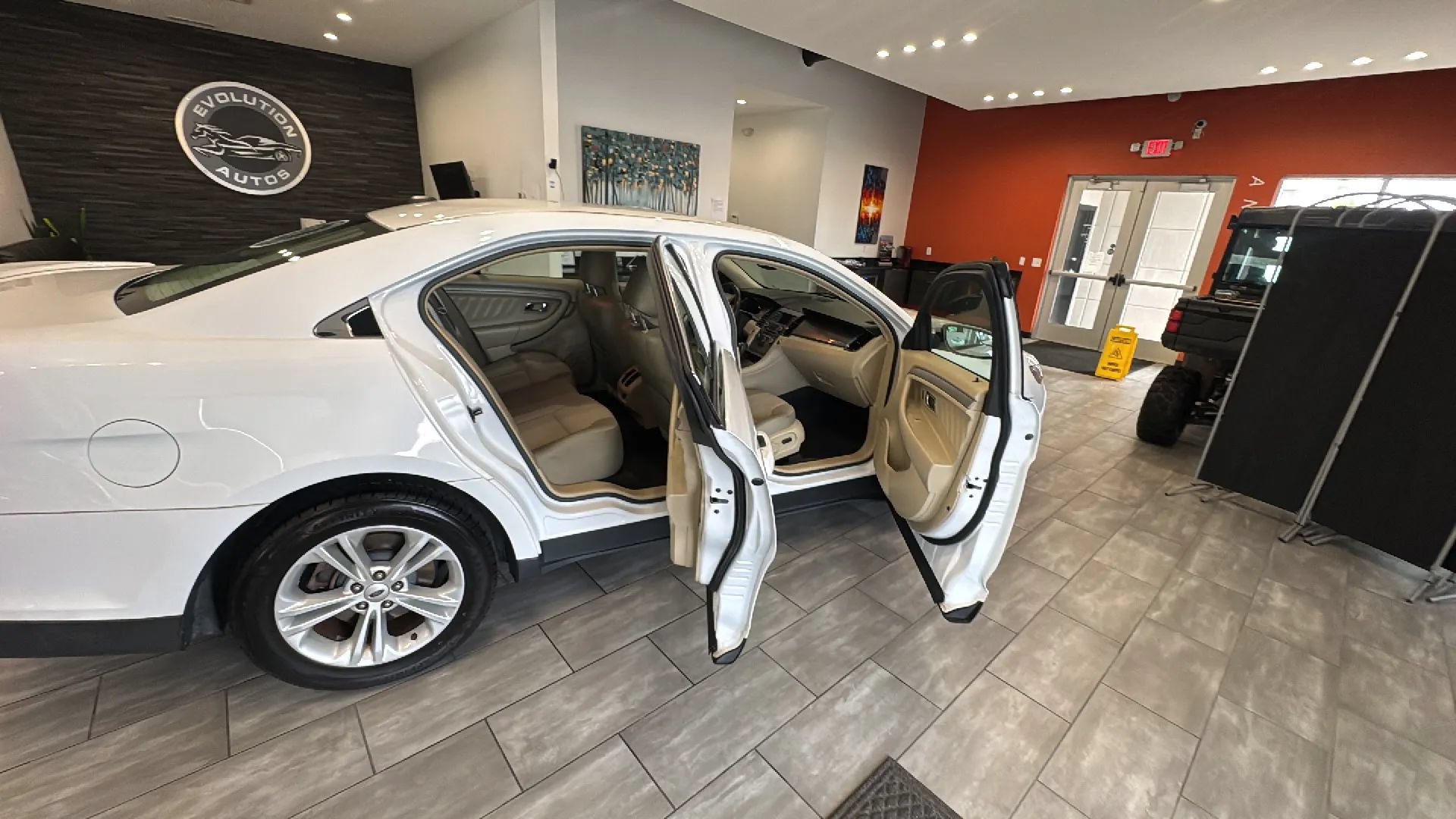 Used 2016 Ford Taurus SEL FWD image 17