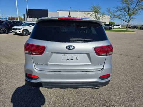 Used 2019 Kia Sorento AWD V6 image 5