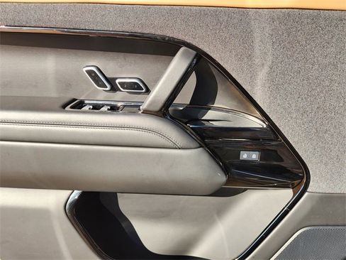 Used 2024 Land Rover Range Rover Sport Dynamic SE image 23