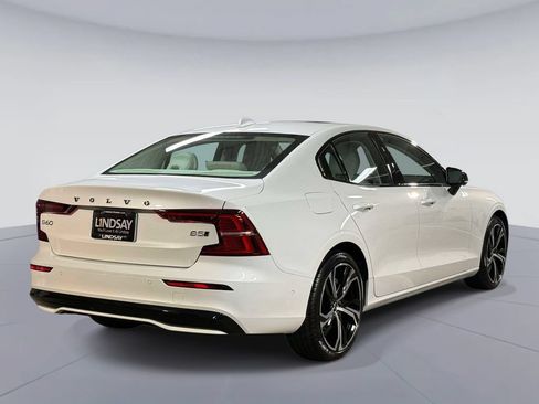 Used 2025 Volvo S60 B5 Plus AWD/4WD image 10