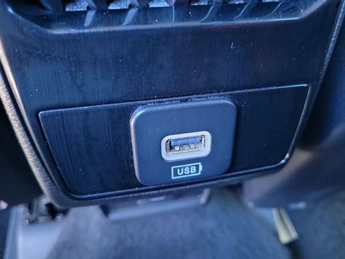 Used 2024 Jeep Compass Latitude AWD/4WD image 9