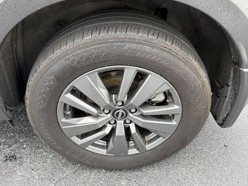 Certified 2025 Nissan Pathfinder SV w/ SV Premium Package FWD image 30