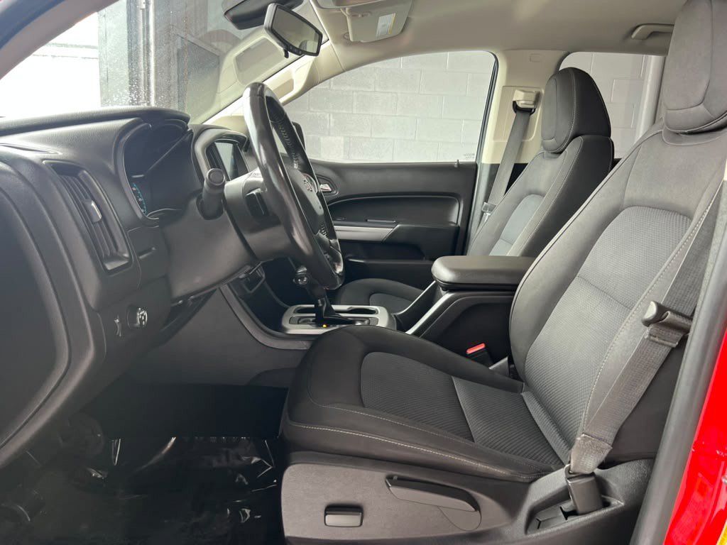 Used 2016 Chevrolet Colorado LT w/ LT Convenience Package RWD image 11