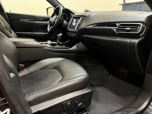 Used 2018 Maserati Levante AWD/4WD image 25