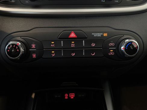 Used 2017 Kia Sorento FWD image 34