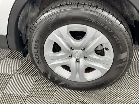 Used 2015 Toyota RAV4 LE AWD/4WD image 31