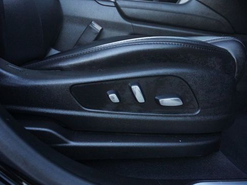 Used 2019 Cadillac XT5 Luxury image 37