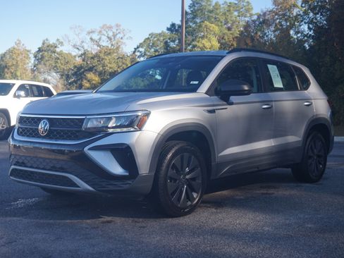 Used 2024 Volkswagen Taos S image 6