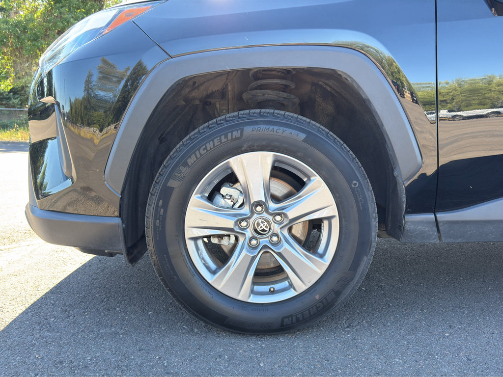 Used 2025 Toyota RAV4 XLE FWD image 5