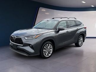 Used 2023 Toyota Highlander Platinum AWD/4WD video 1