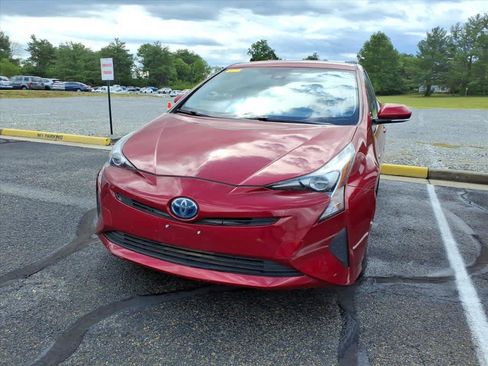 Used 2017 Toyota Prius Four FWD image 4