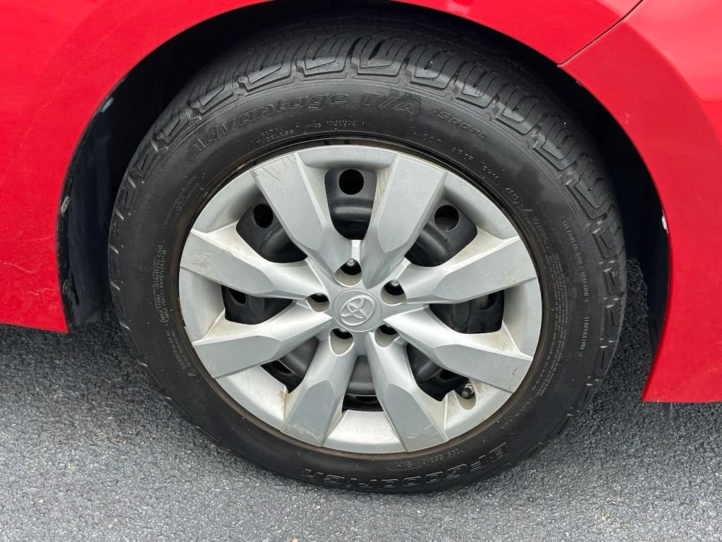 Used 2016 Toyota Corolla LE FWD image 35
