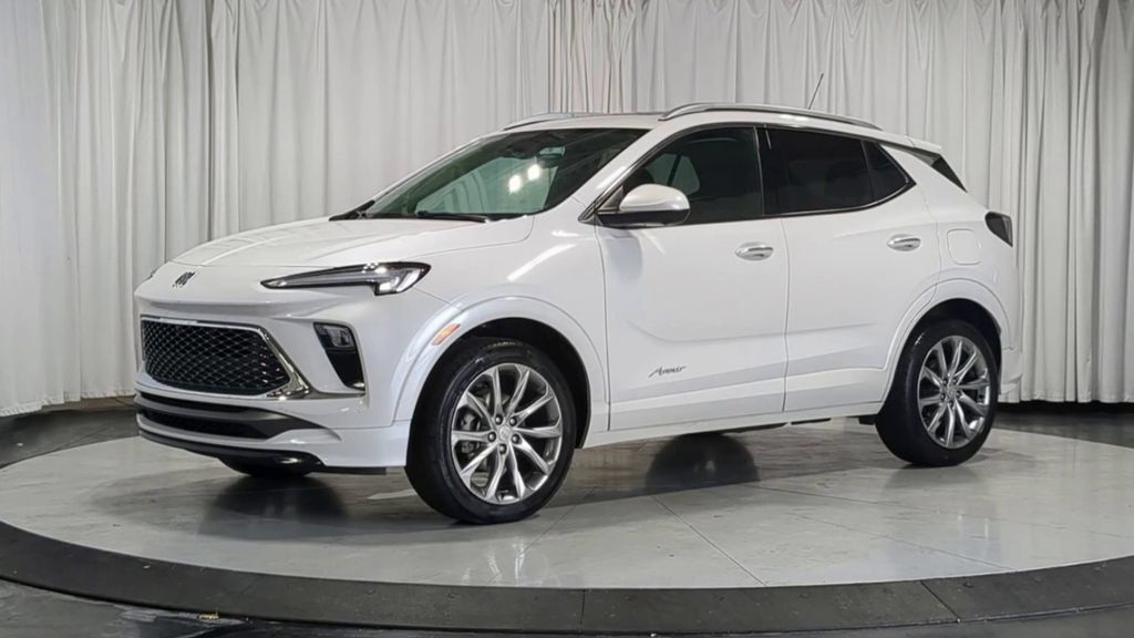 Used 2024 Buick Encore GX Avenir w/ Avenir Technology Package AWD/4WD image 5