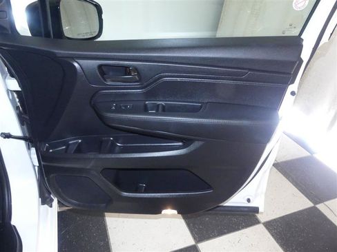 Used 2025 Honda Odyssey Sport-L image 24
