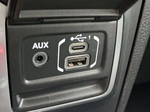 Used 2024 Jeep Wrangler Rubicon image 19