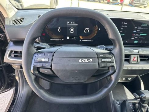 Used 2025 Kia K4 FWD image 37