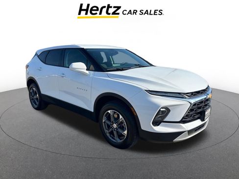 Used 2025 Chevrolet Blazer LT image 1