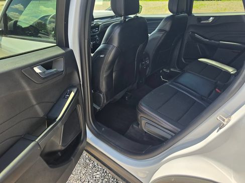 Used 2025 Ford Escape ST-Line Select AWD/4WD image 11