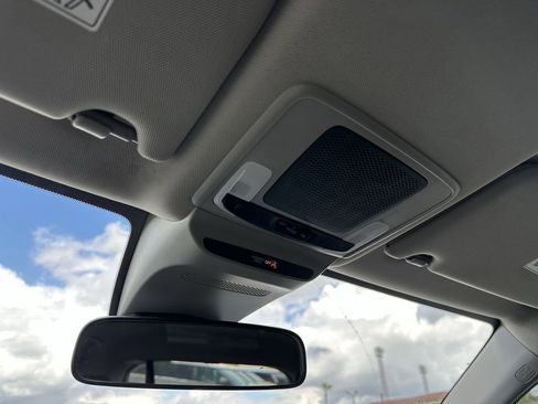 Used 2025 Honda HR-V LX image 32