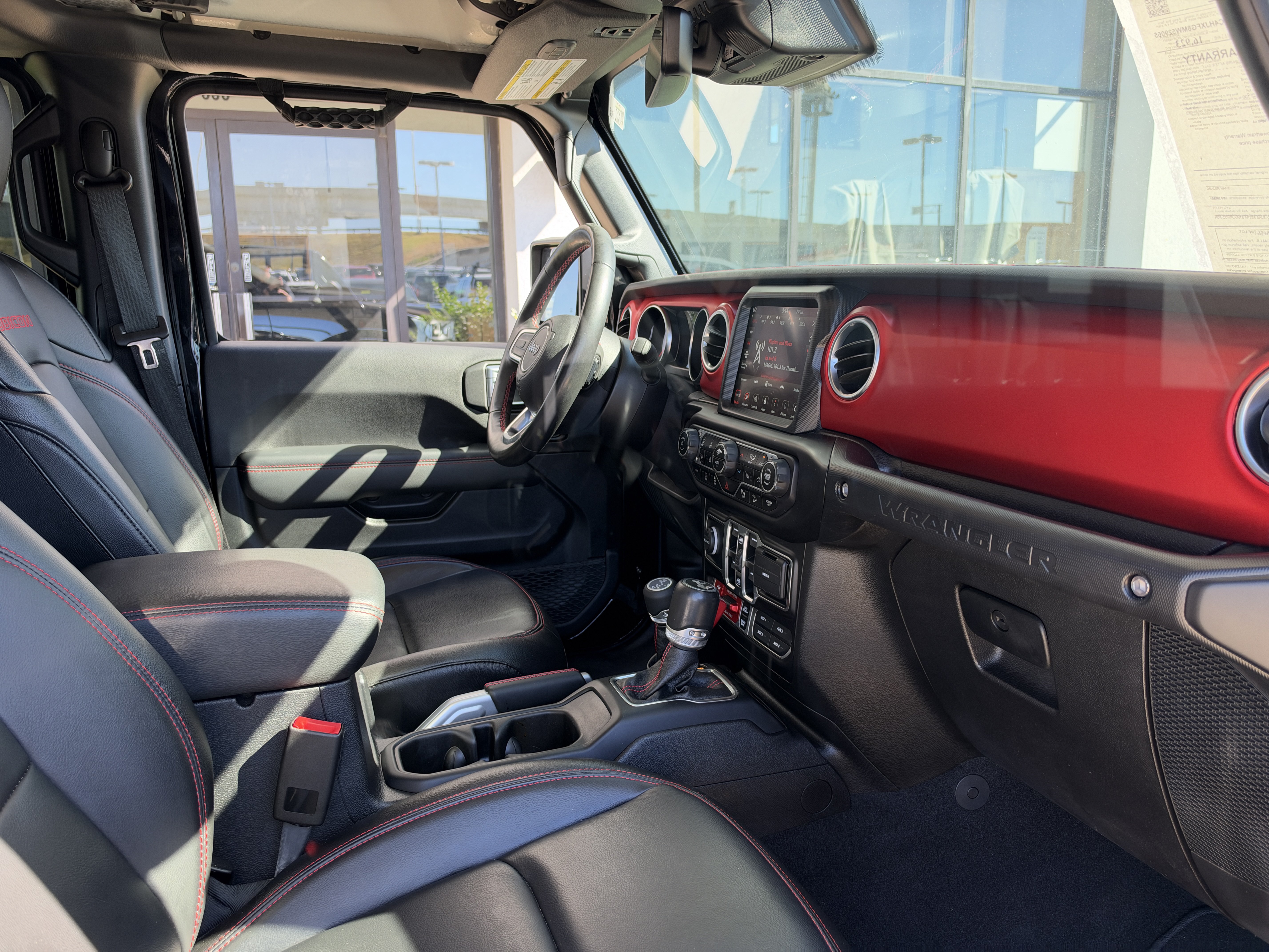 Used 2021 Jeep Wrangler Unlimited Rubicon AWD/4WD image 28