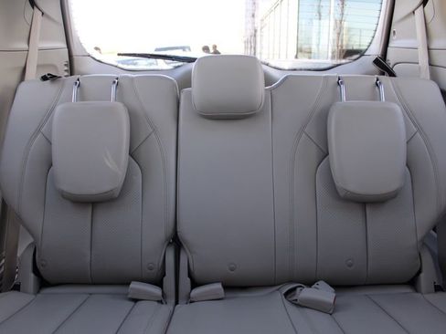 Used 2018 Chrysler Pacifica Touring-L Plus w/ Tire & Wheel Group image 25