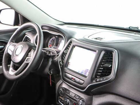 Used 2022 Jeep Cherokee Latitude w/ Sun & Sound Group AWD/4WD image 26