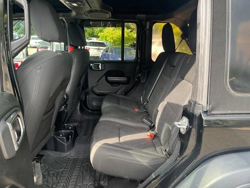 Used 2018 Jeep Wrangler Unlimited Sport S AWD/4WD image 19