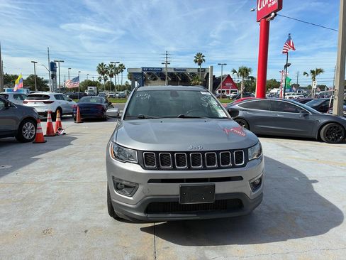 Used 2020 Jeep Compass Latitude AWD/4WD image 1