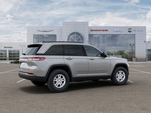 New 2025 Jeep Grand Cherokee Laredo w/ Luxury Tech Group I AWD/4WD image 27