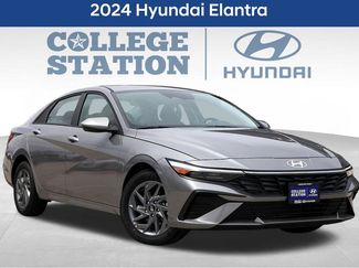 Used 2024 Hyundai Elantra SEL video 1