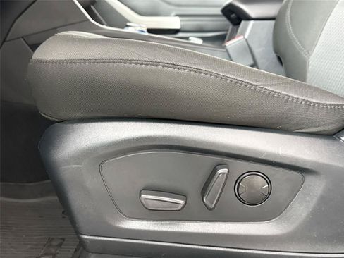 Used 2023 Ford Explorer XLT AWD/4WD image 26