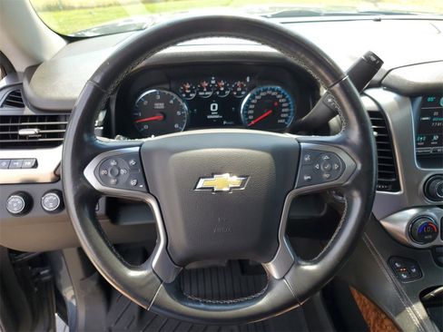 Used 2019 Chevrolet Suburban Premier w/ Premier Plus Edition image 27