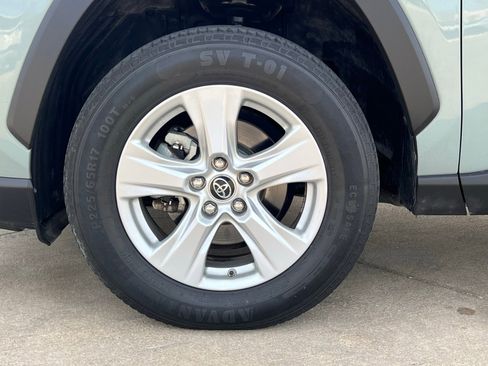 Used 2019 Toyota RAV4 XLE image 8